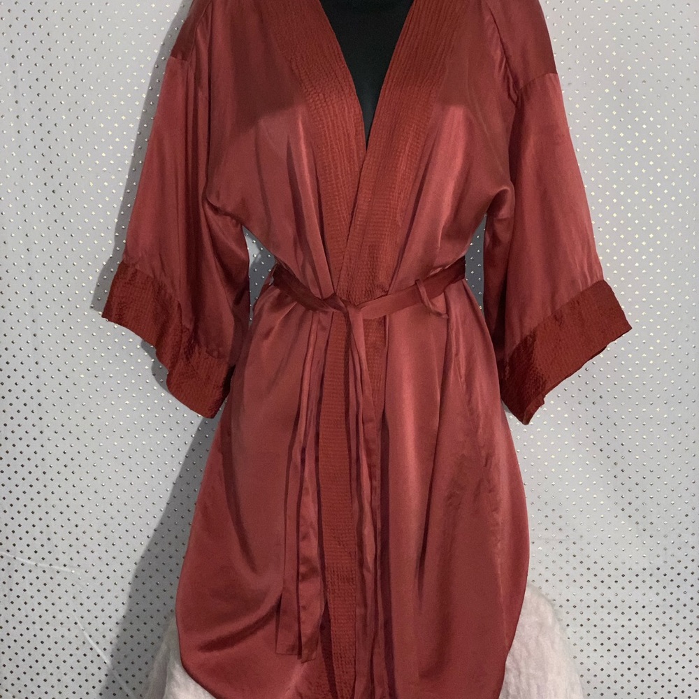 SOLD - VTG Victoria Secret Silk Robe ~ Size 0/S